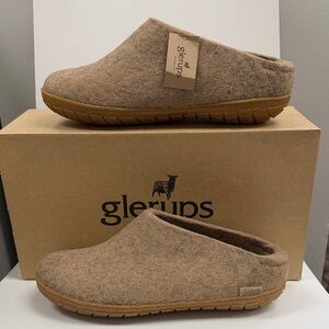 SLIP-ON WITH NATURAL RUBBER SOLE - HONEY - SAND